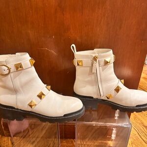 Valentino Roman Stud combat boots Ivory with gold studs size 39